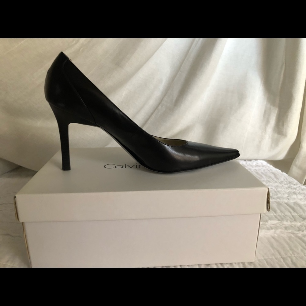 Calvin Klein Lucia Kid Heels - Size 8 (Black)